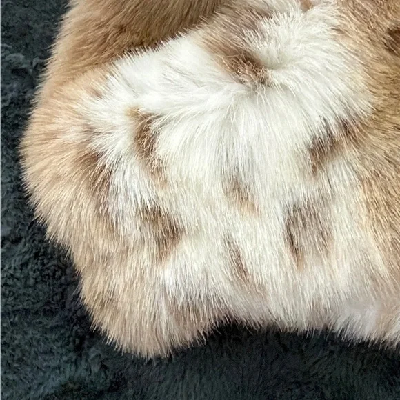 Parkhurst Outdoor Edition Beige and White Faux Fur Jacket - Picture 15 of 15